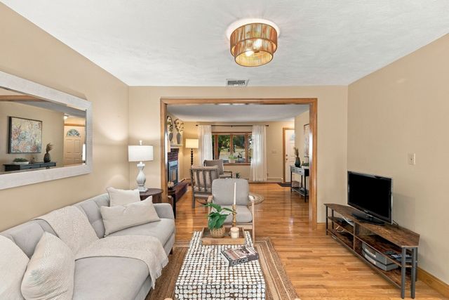 10 Overbrook Rd, Middleton, MA 01949