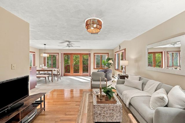 10 Overbrook Rd, Middleton, MA 01949
