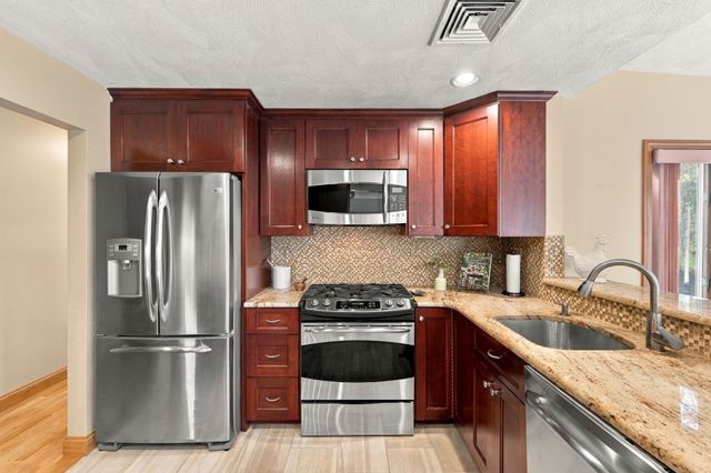 10 Overbrook Rd, Middleton, MA 01949