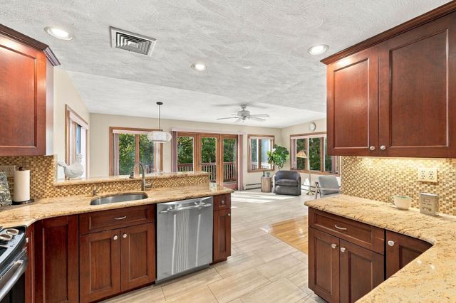 10 Overbrook Rd, Middleton, MA 01949
