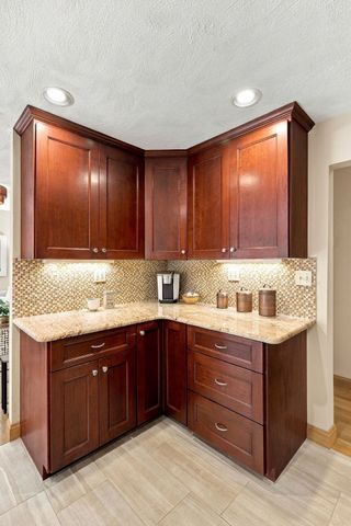 10 Overbrook Rd, Middleton, MA 01949