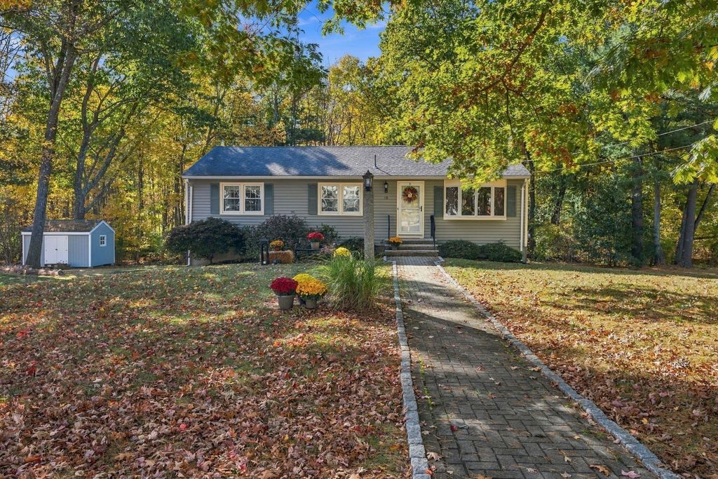 10 Overbrook Rd, Middleton, MA 01949