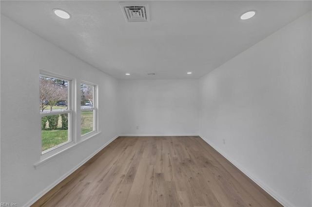 5023 Booker ST, Chesapeake, VA 23320