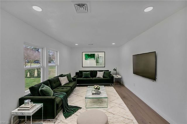 5023 Booker ST, Chesapeake, VA 23320