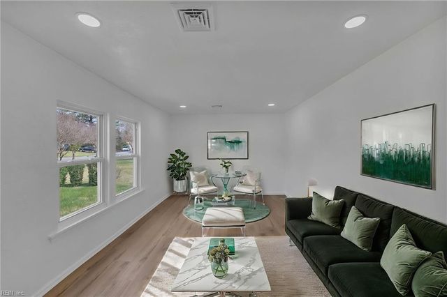 5023 Booker ST, Chesapeake, VA 23320