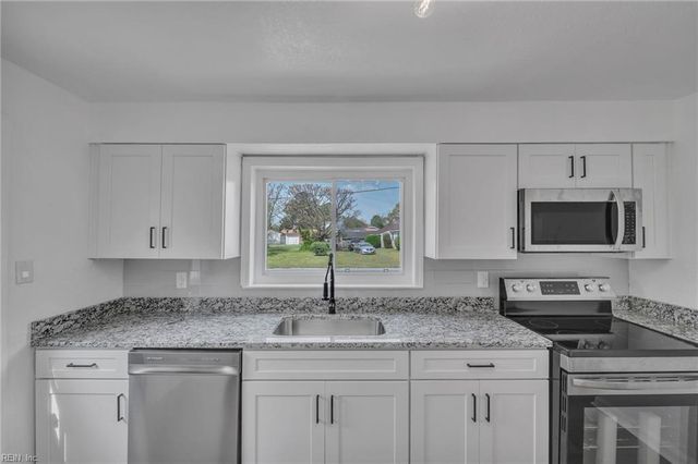 5023 Booker ST, Chesapeake, VA 23320