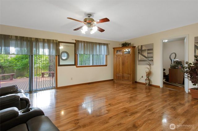 6314 75th Avenue Ct W, University Place, WA 98467