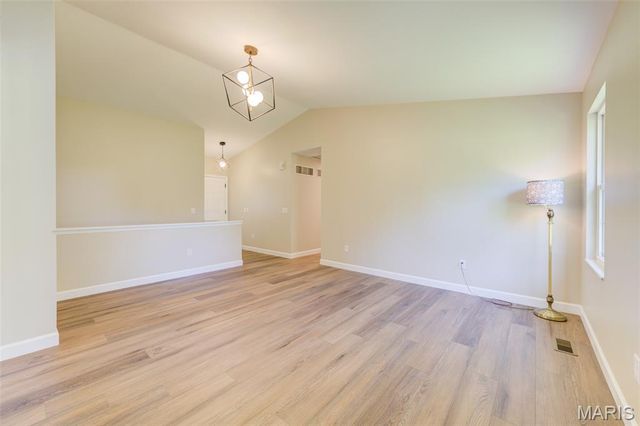 129 Del Oro Drive, St Peters, MO 63376