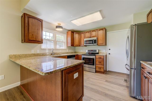 129 Del Oro Drive, St Peters, MO 63376