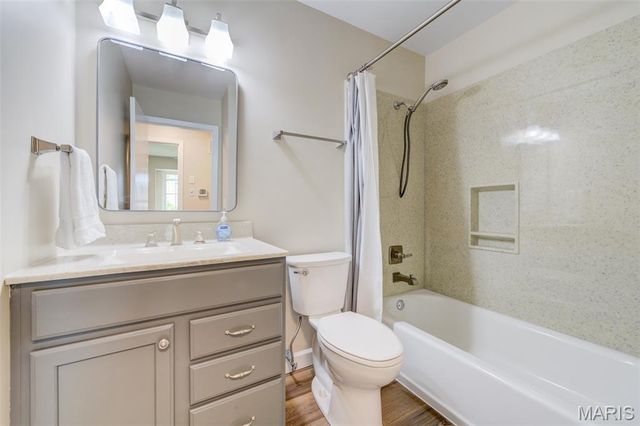 129 Del Oro Drive, St Peters, MO 63376