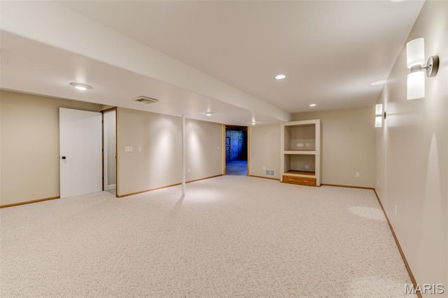 129 Del Oro Drive, St Peters, MO 63376