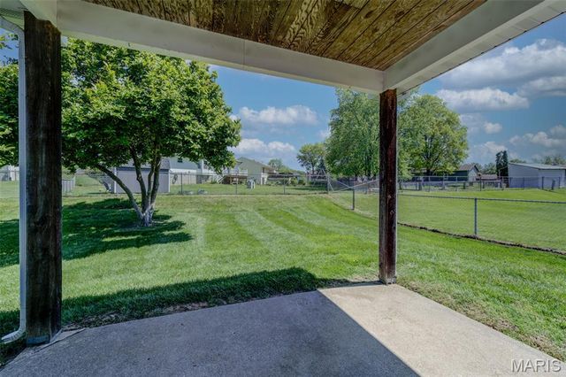 129 Del Oro Drive, St Peters, MO 63376