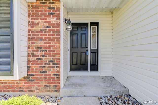 129 Del Oro Drive, St Peters, MO 63376