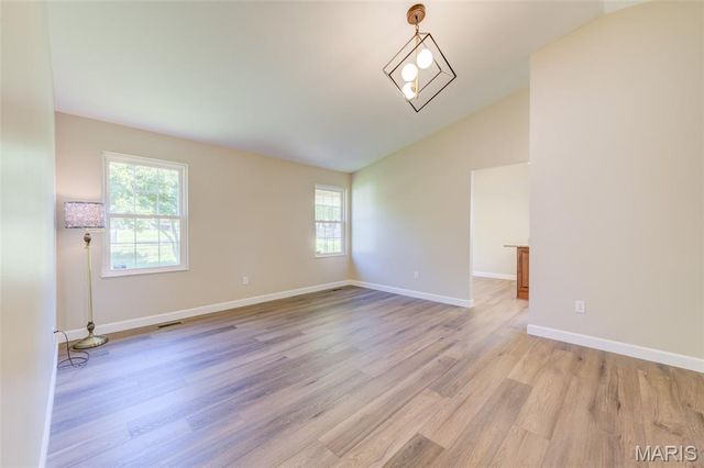 129 Del Oro Drive, St Peters, MO 63376
