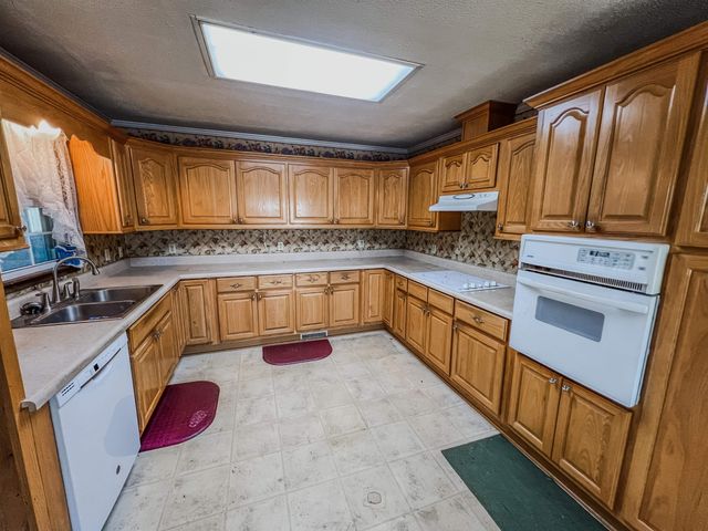 370 SERENITY DR, Savannah, TN 38372