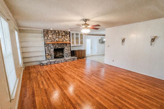 370 SERENITY DR, Savannah, TN 38372