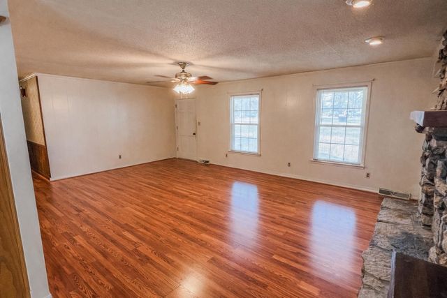 370 SERENITY DR, Savannah, TN 38372