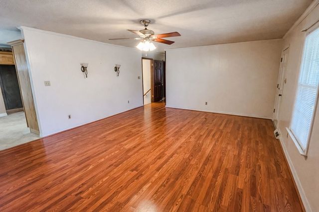 370 SERENITY DR, Savannah, TN 38372