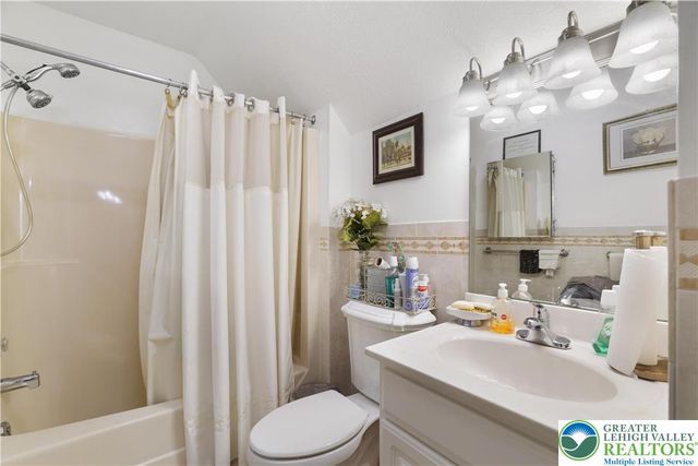 2110 Lansdale Drive, Stroud Twp, PA 18301