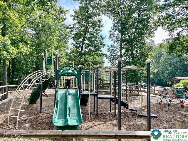 2110 Lansdale Drive, Stroud Twp, PA 18301