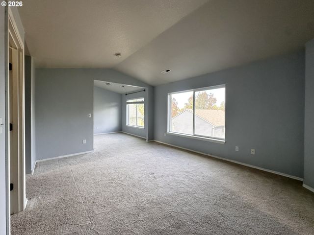 2940 Se PHEASANT Ave, Gresham, OR 97080