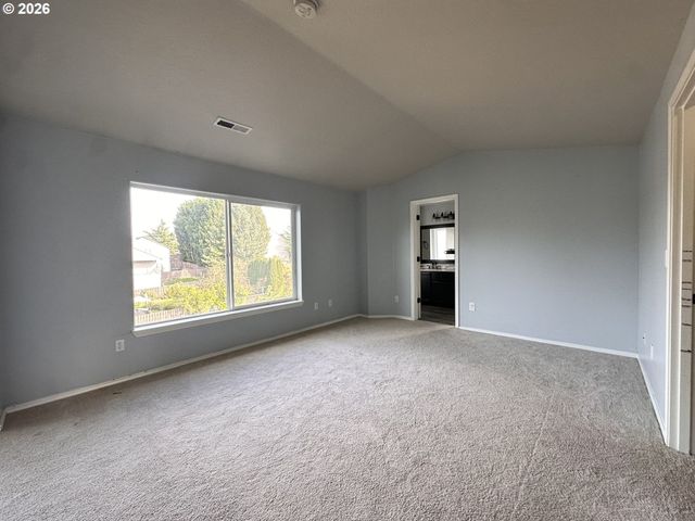 2940 Se PHEASANT Ave, Gresham, OR 97080