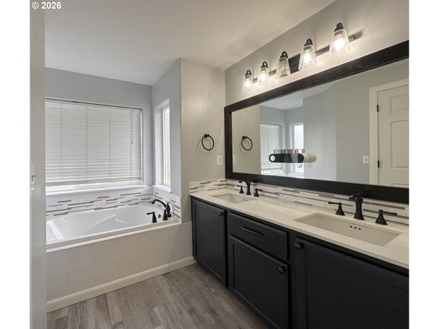 2940 Se PHEASANT Ave, Gresham, OR 97080