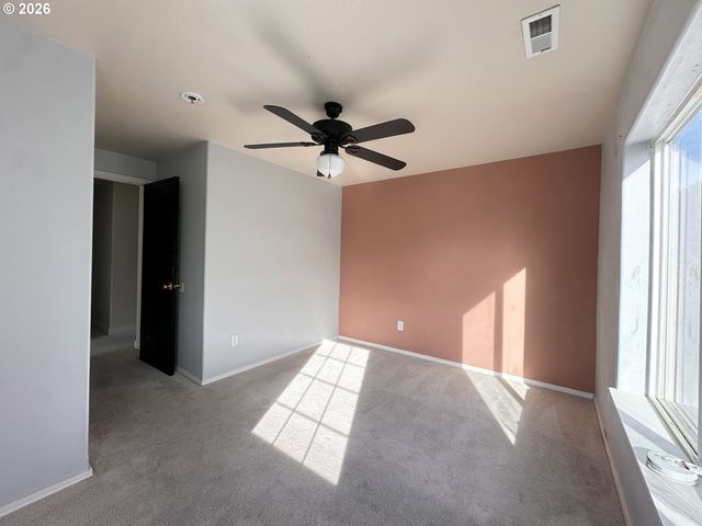 2940 Se PHEASANT Ave, Gresham, OR 97080