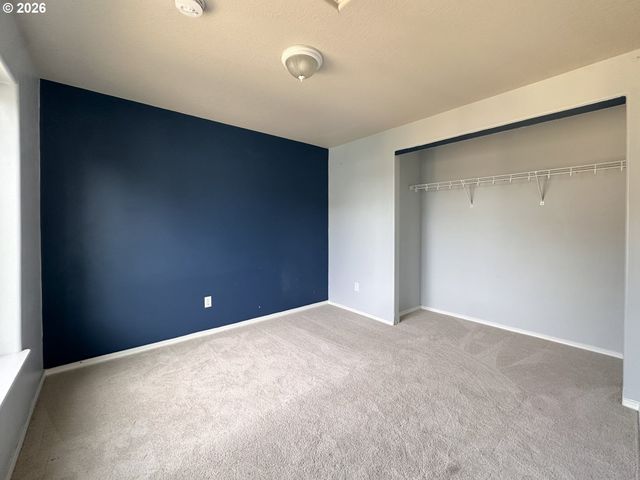 2940 Se PHEASANT Ave, Gresham, OR 97080