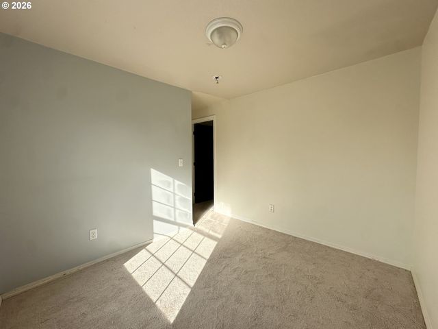 2940 Se PHEASANT Ave, Gresham, OR 97080