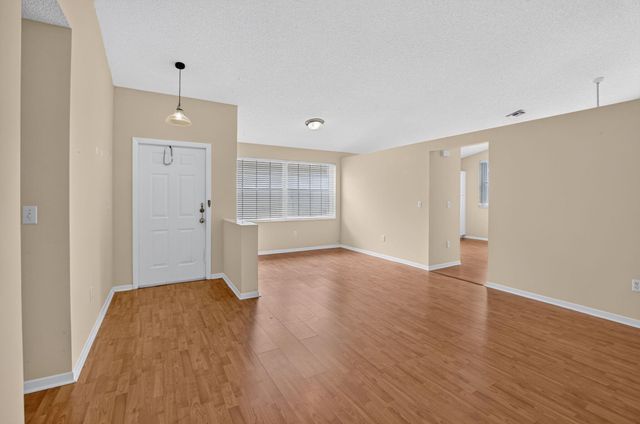 7666 Rockport Circle, Lake Worth, FL 33467