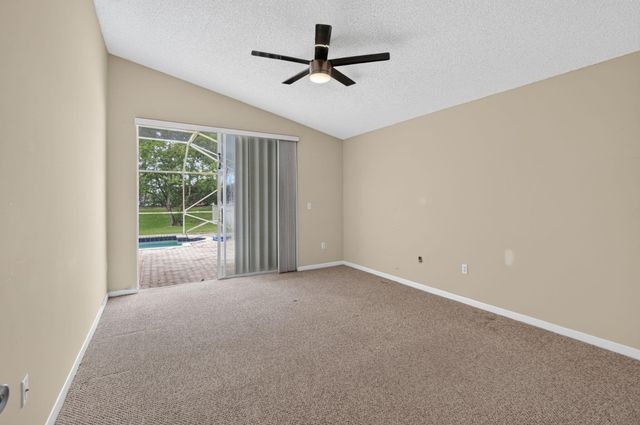 7666 Rockport Circle, Lake Worth, FL 33467