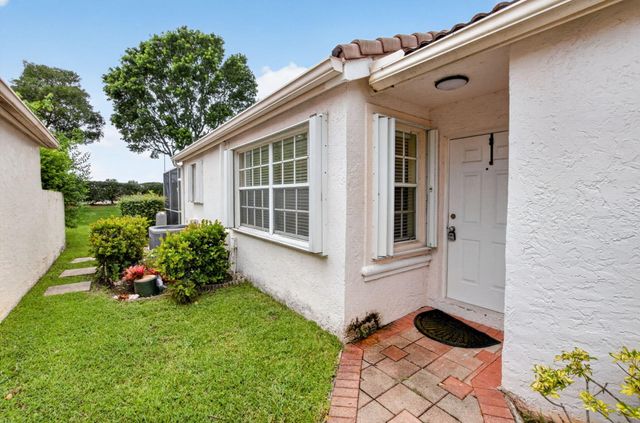 7666 Rockport Circle, Lake Worth, FL 33467