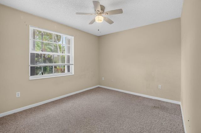 7666 Rockport Circle, Lake Worth, FL 33467