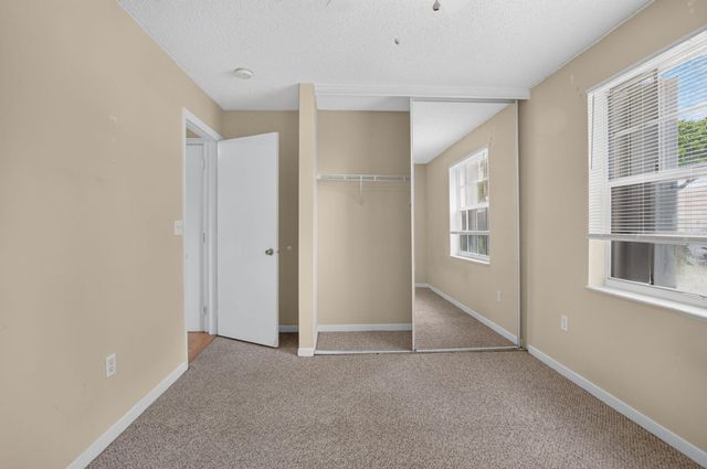 7666 Rockport Circle, Lake Worth, FL 33467