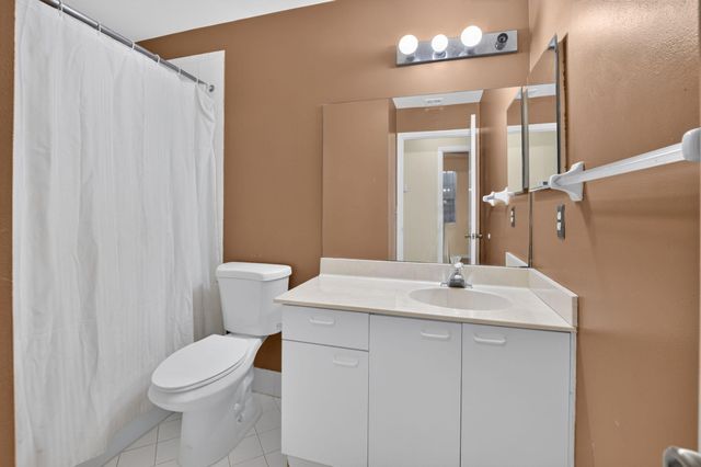 7666 Rockport Circle, Lake Worth, FL 33467