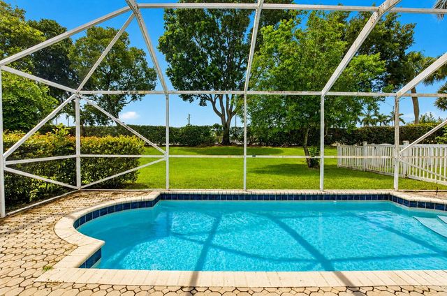 7666 Rockport Circle, Lake Worth, FL 33467