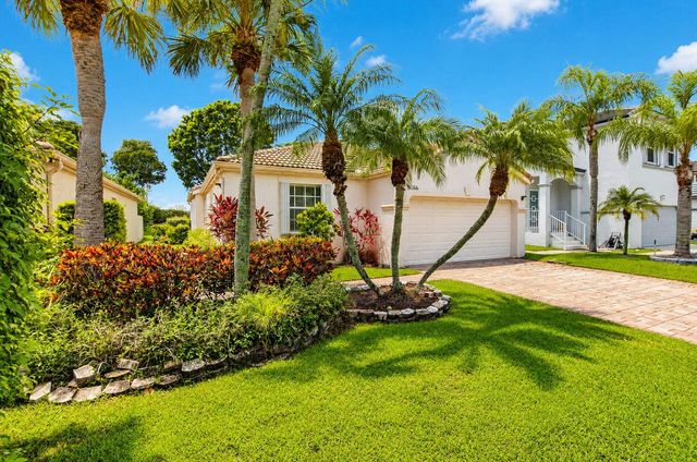 7666 Rockport Circle, Lake Worth, FL 33467