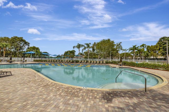 7666 Rockport Circle, Lake Worth, FL 33467