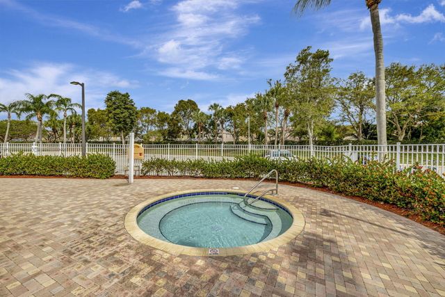 7666 Rockport Circle, Lake Worth, FL 33467