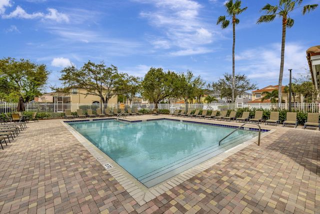 7666 Rockport Circle, Lake Worth, FL 33467