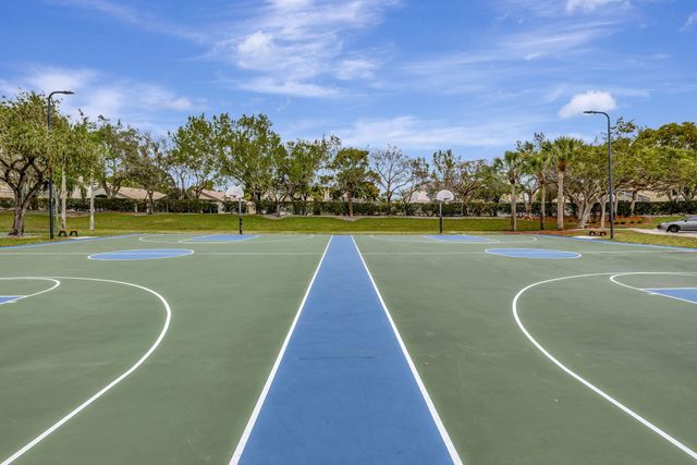 7666 Rockport Circle, Lake Worth, FL 33467
