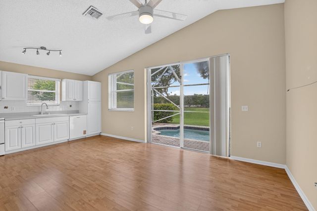7666 Rockport Circle, Lake Worth, FL 33467