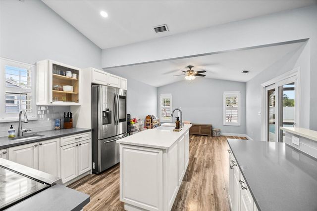 200 Park Place, Jupiter, FL 33458