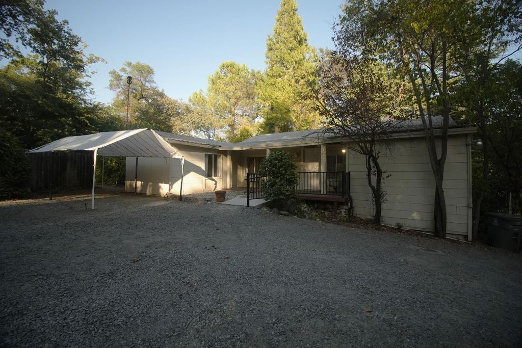 771 Auburn Ravine Rd, Auburn, CA 95603