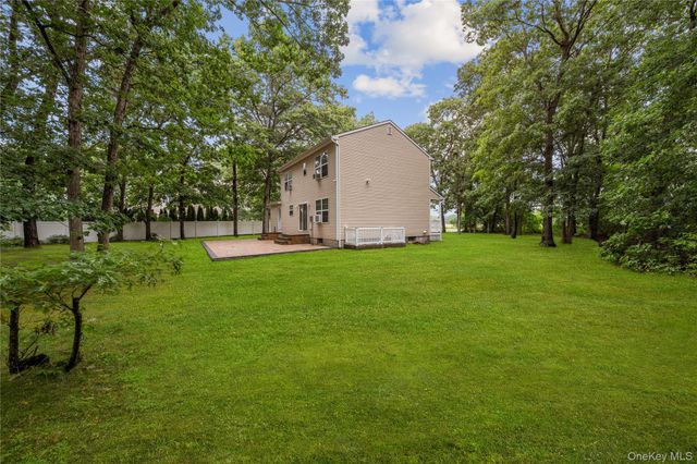 144 Dawn Drive, Shirley, NY 11967