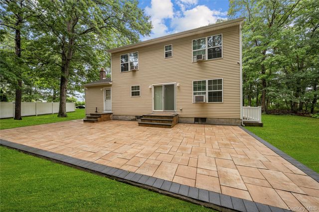144 Dawn Drive, Shirley, NY 11967