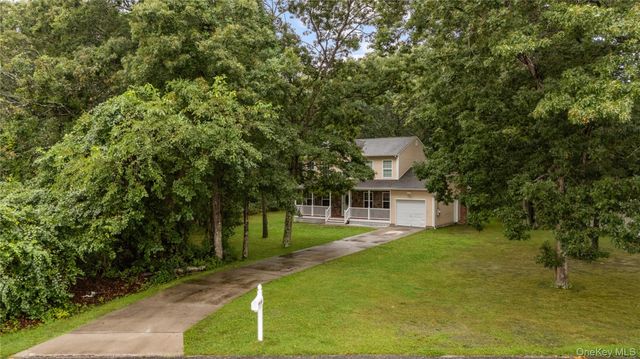 144 Dawn Drive, Shirley, NY 11967
