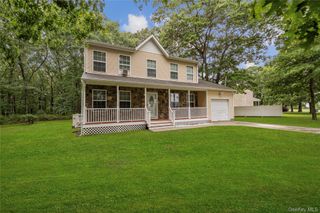 144 Dawn Drive, Shirley, NY 11967