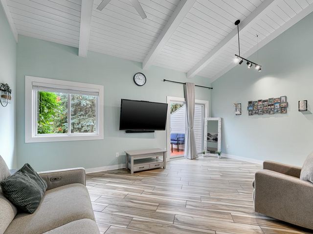2060 13th Avenue W, Shakopee, MN 55379